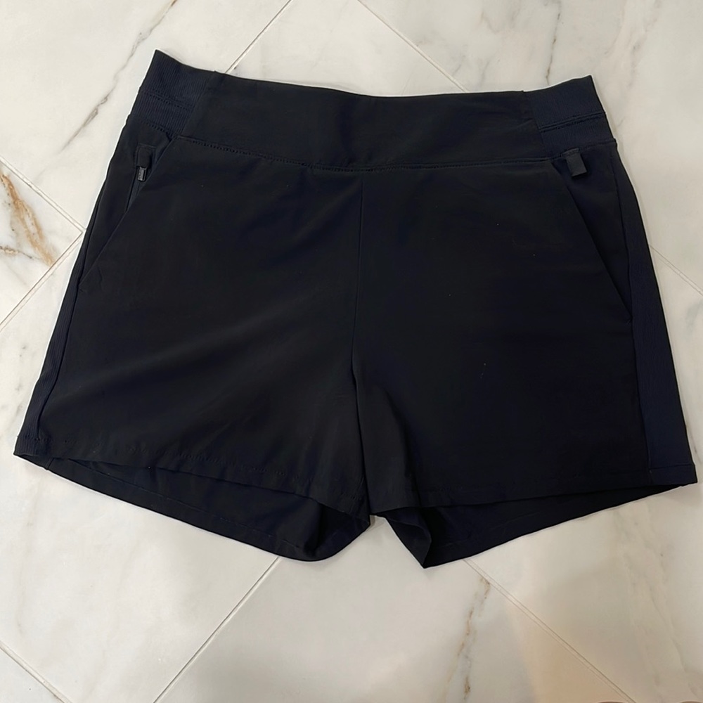 Athleta Brooklyn black shorts,sz 8